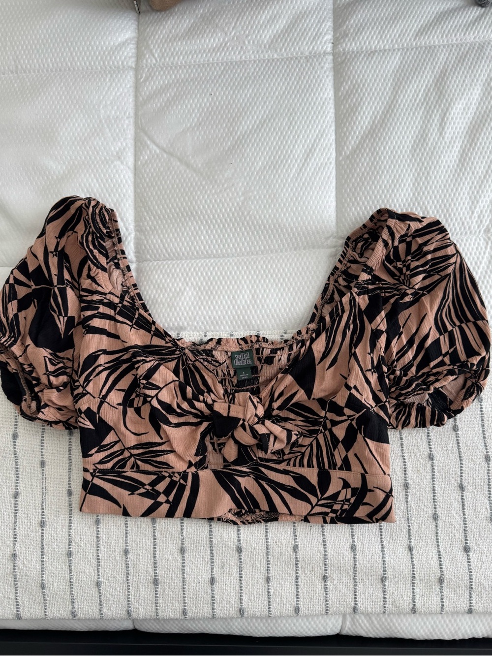 Wild Fable Tie-Front Puff Sleeve Crop Top
